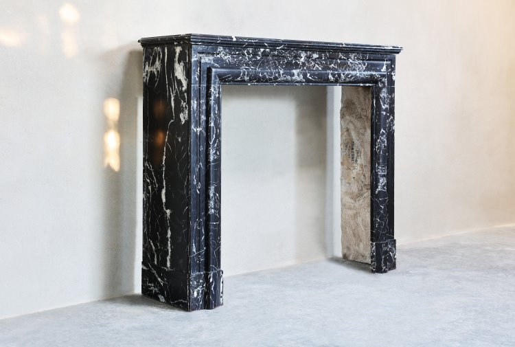 Marquina marmeren mantel