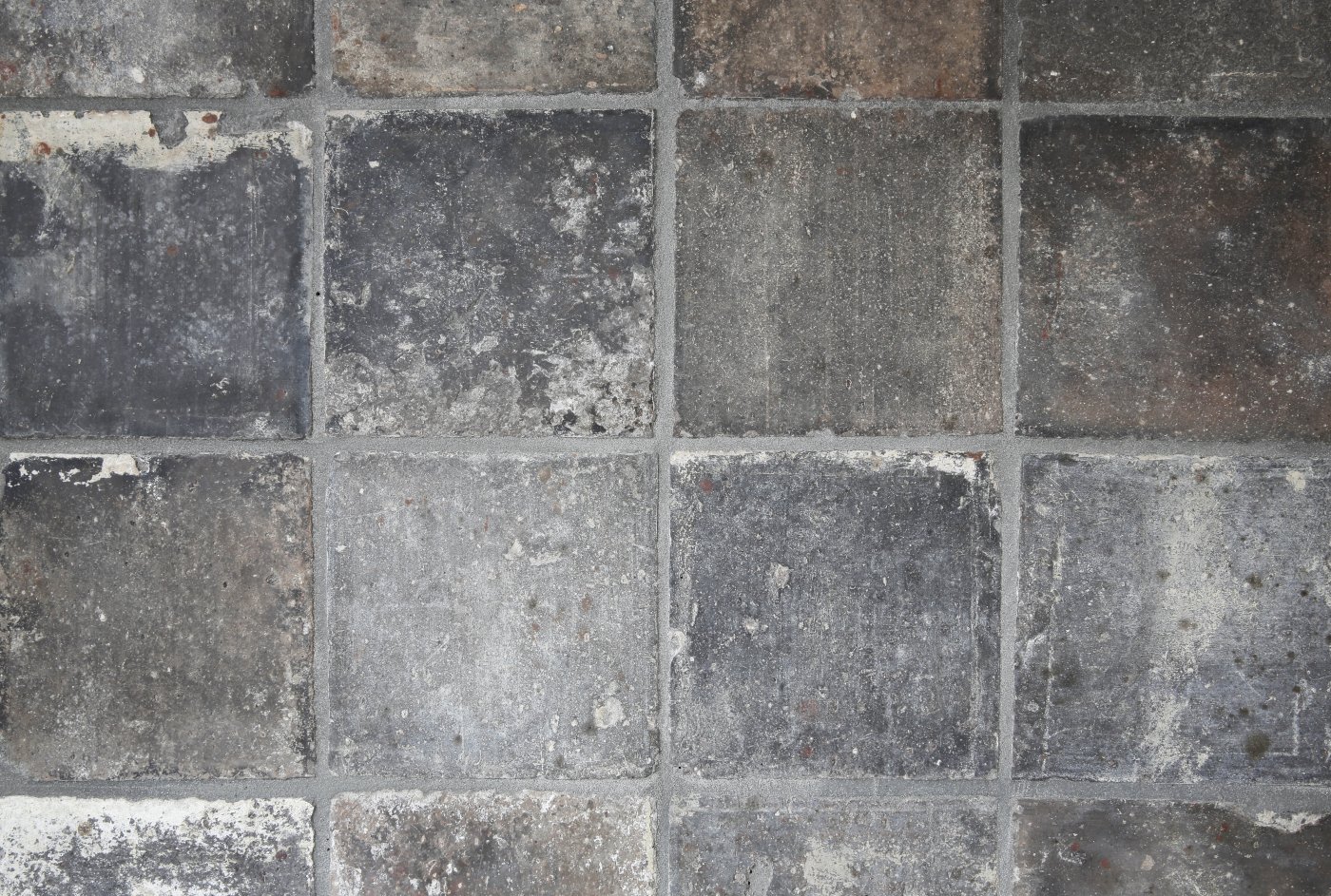 Formuleren Ongunstig berekenen Oude grijze terracotta plavuizen | De Opkamer | Antieke vloeren en schouwen